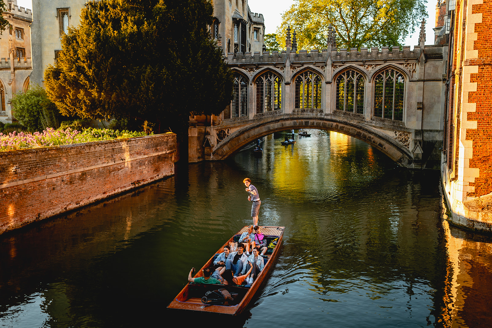 Evening punting tours Cambridge